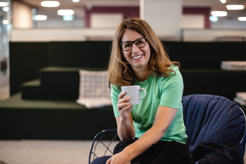 Customer-Service-Karin-100